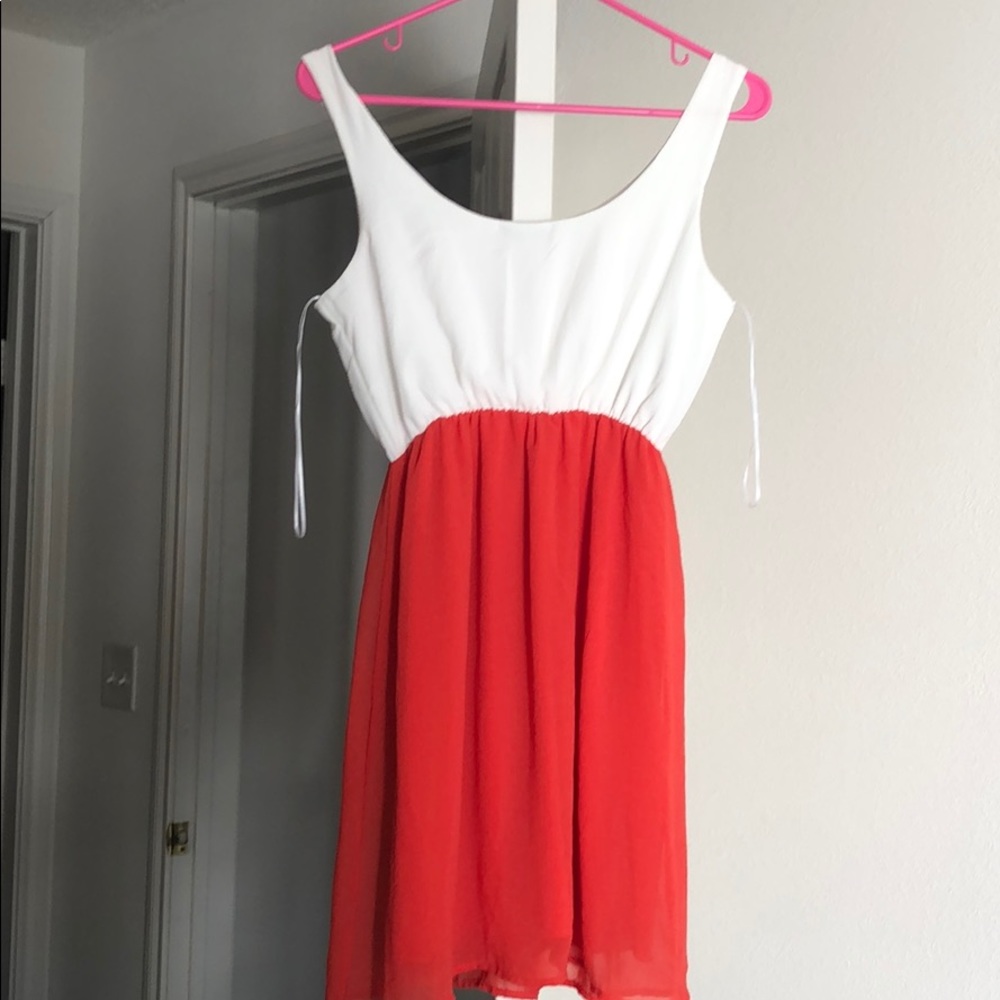 Dress - Picture 3 of 3